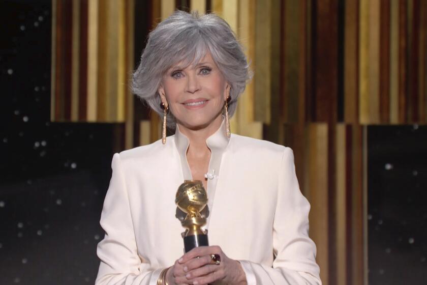 Jane Fonda al recibir su galardón en los Golden Globes 2021.
