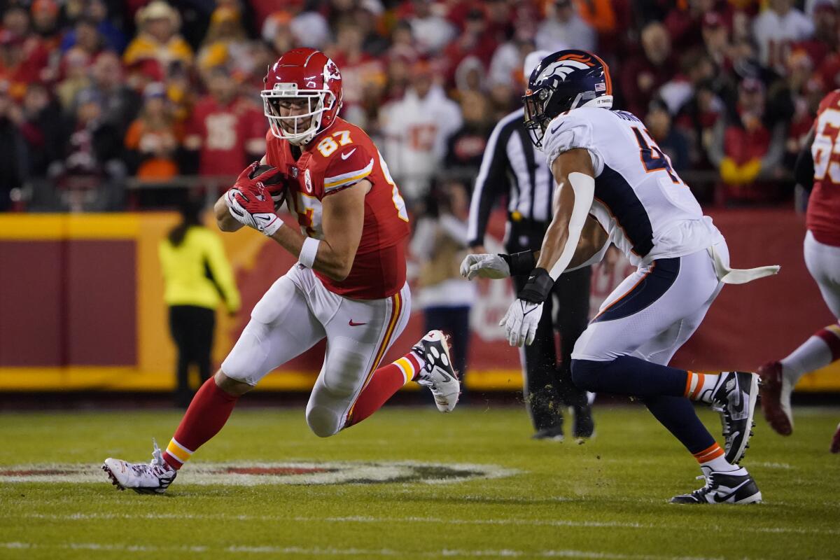 Chiefs eagerly await the day Kelce, Hill get back on track - The