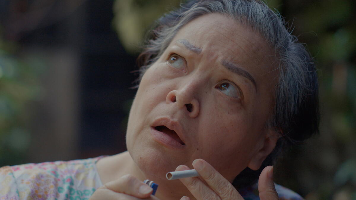 Review: 'Leonor Will Never Die's' wonderfully weird homage to Filipinexploitation flicks - Los Angeles Times