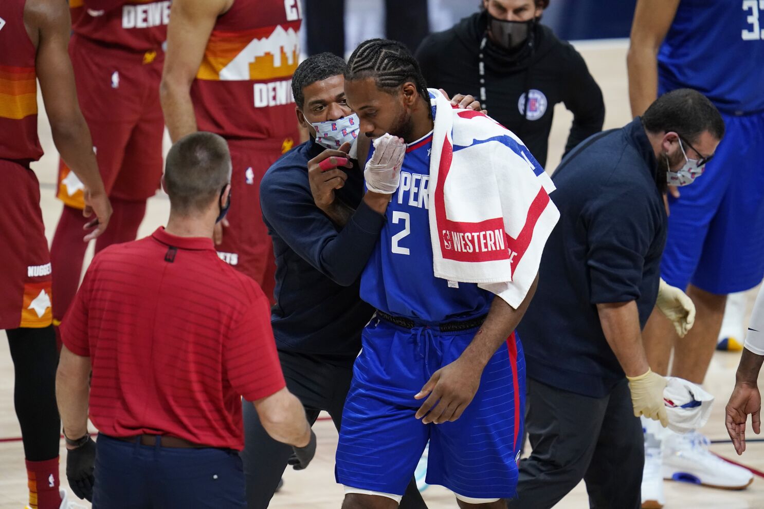 Clippers' Kawhi Leonard, Paul George injury updates vs. Nuggets