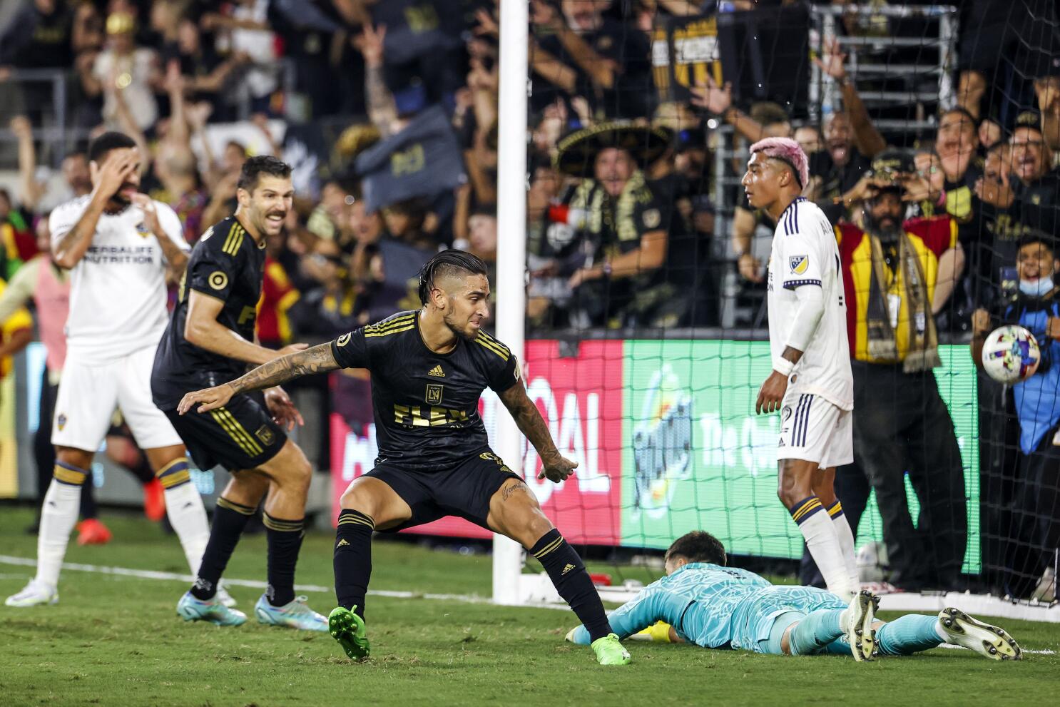 LAFC wins Supporters' Shield on stoppage-time goal vs Portland