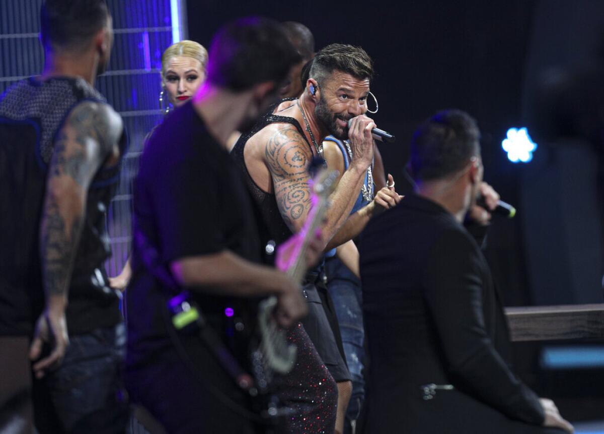Ricky Martin canta en el Festival Internacional de la Canción de Viña del Mar el domingo 23 de febrero del 2020 en Viña del Mar, Chile. (AP Foto/Esteban Félix)