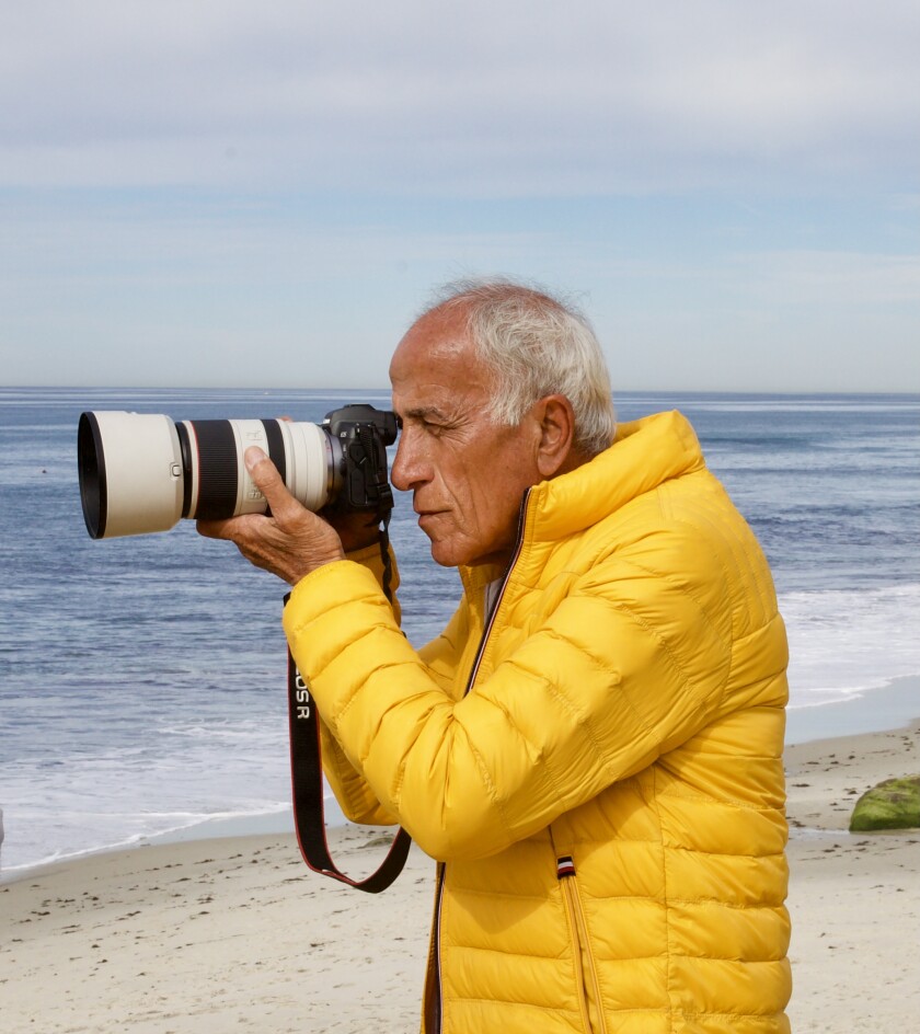 El fotógrafo Issei Gavamdini creó el libro.