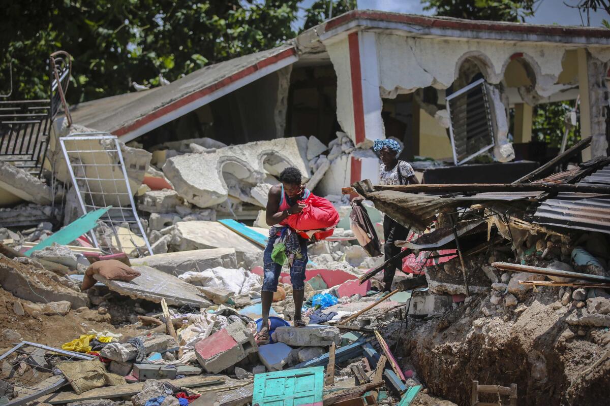 Más de 1.290 muertos y 2.800 heridos por el sismo en Haití