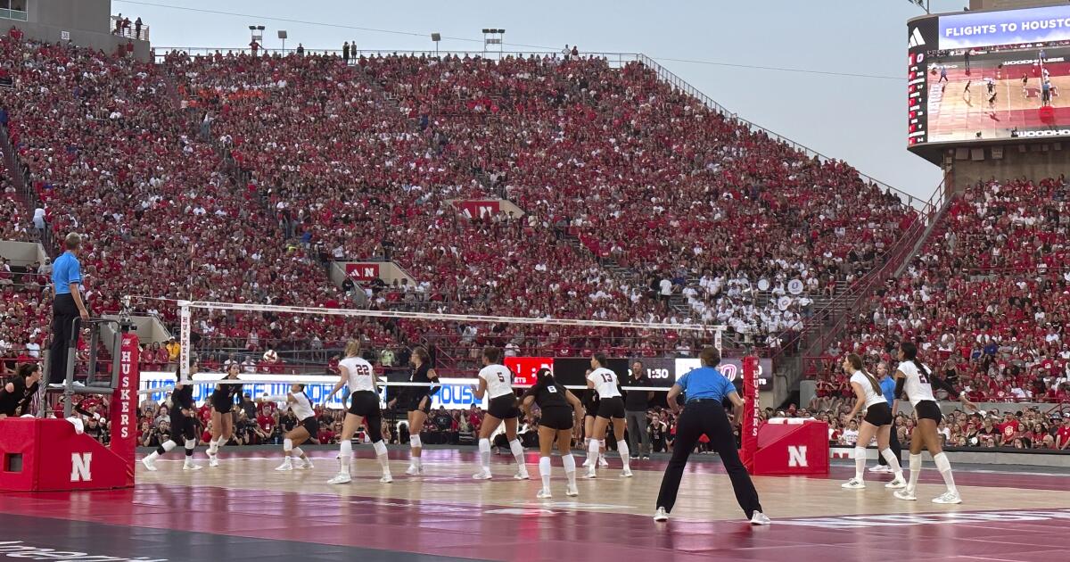 Le volleyball du Nebraska établit un record de fréquentation pour un événement sportif féminin