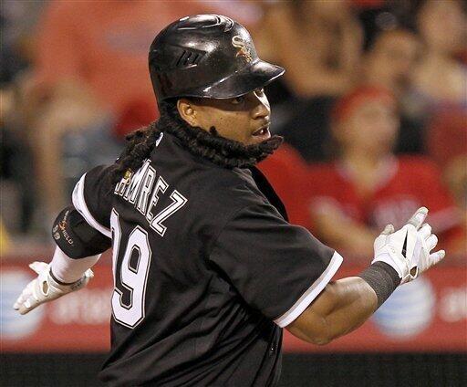 Photo: Manny Ramirez Of White Sox Bats Stretches At The Plate