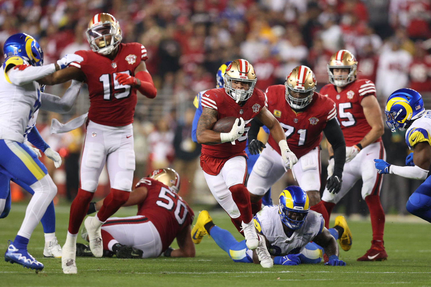 Santa Clara, California, USA. 07th Nov, 2021. San Francisco 49ers running  back Eli Mitchell (25) takes to the field, before a NFL football game  between the Arizona Cardinals and the San Francisco