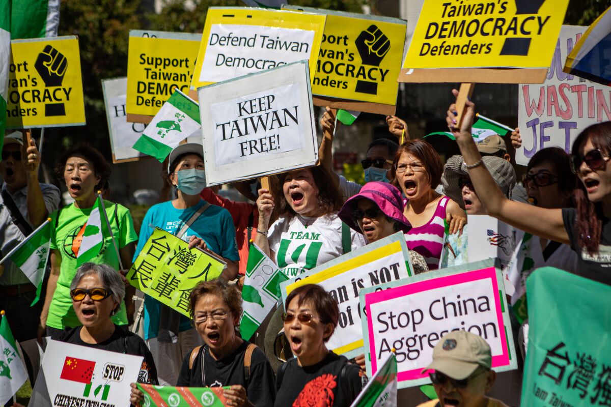 Taiwanese Americans gather in front of the Chinese Consulate General 
