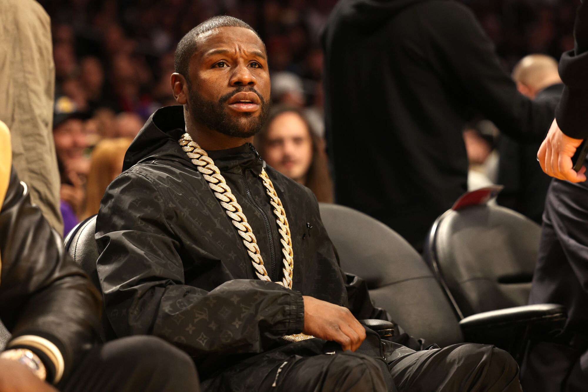 Retired boxer Floyd Mayweather Jr. attends the game between the Lakers and Thunder.