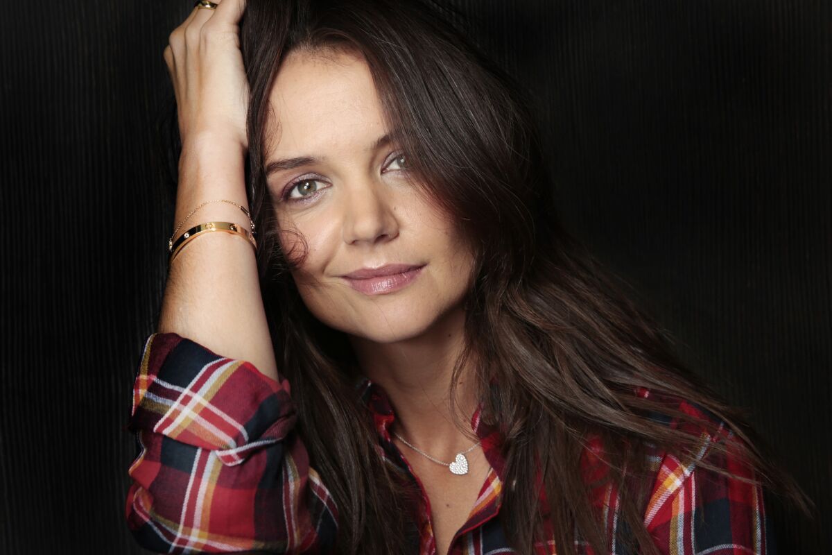 Katie Holmes of "Dawson's Creek" fame is seeking $4.625 million for her Calabasas home of five years.