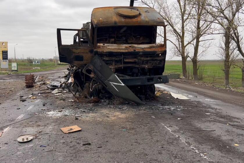 UKRAINE - The remains of a Russian military vehicle near Posad Pokroske, the last #Ukrainian position before Russian troops in Kherson oblast.