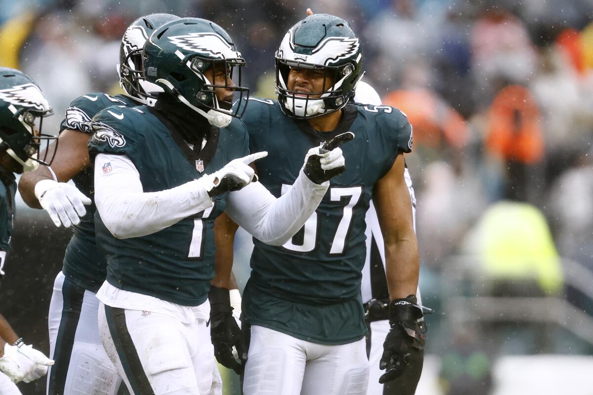 Philadelphia Eagles linebackers Haason Reddick and T.J. Edwards against the Jacksonville Jaguars.