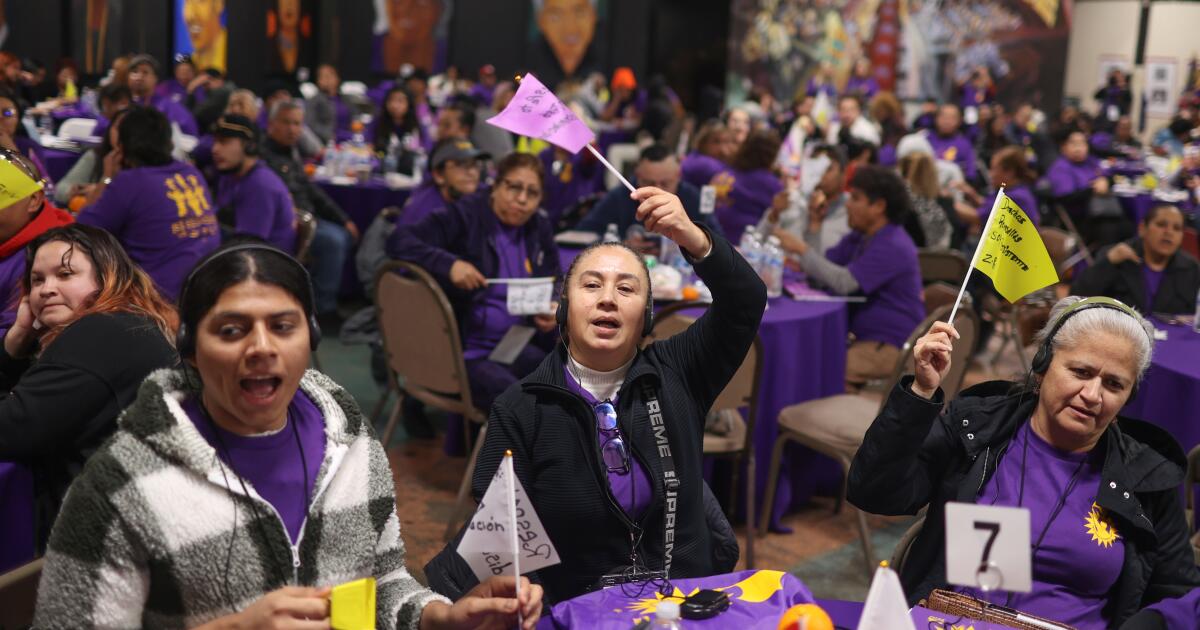 California fast food workers form a statewide union with SEIU backing