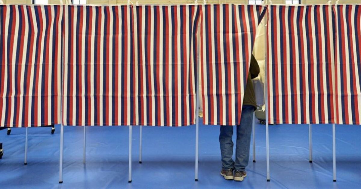 Op-Ed: Think it’s righteous to abstain from voting when you don’t like the choices? Think again