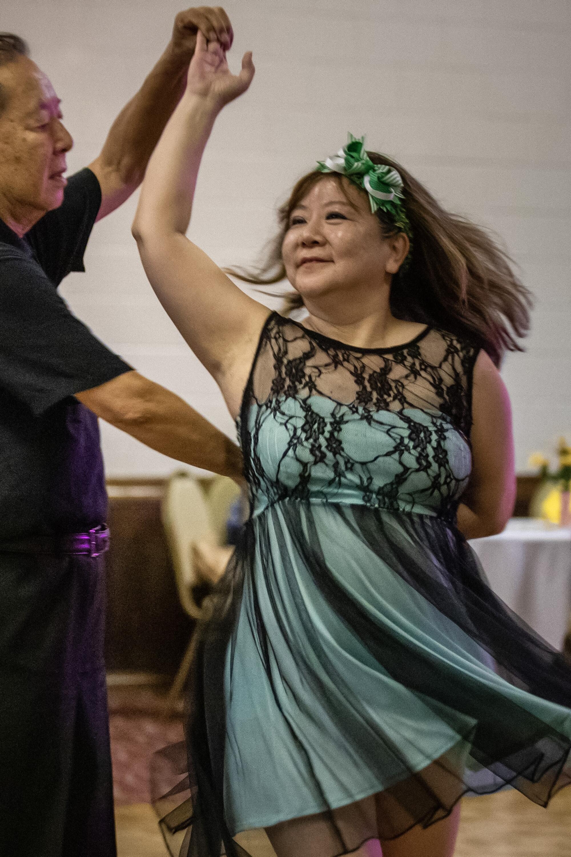 Monterey Park shooting survivors find healing in dance - Los