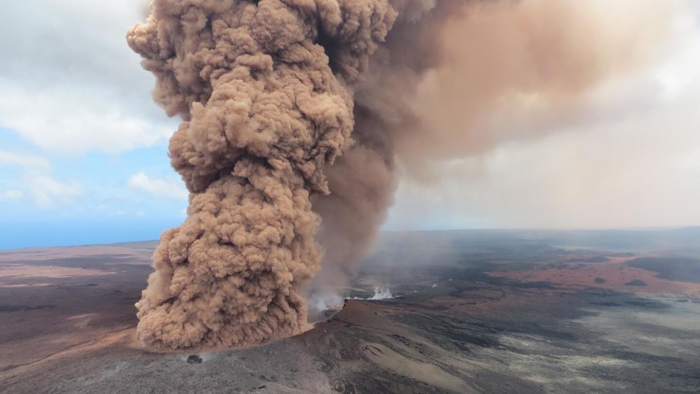 Quake, volcano rock Hawaii