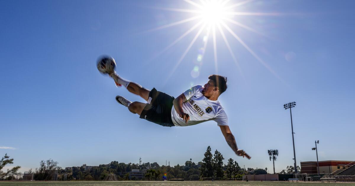 Cal State LA yıldızı futbolla hayatta ikinci şans buluyor