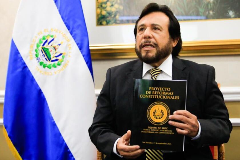 El Dr. Félix Ulloa, vicepresidente de El Salvador, suspendió la gira que tenía programada para Los Ángeles.