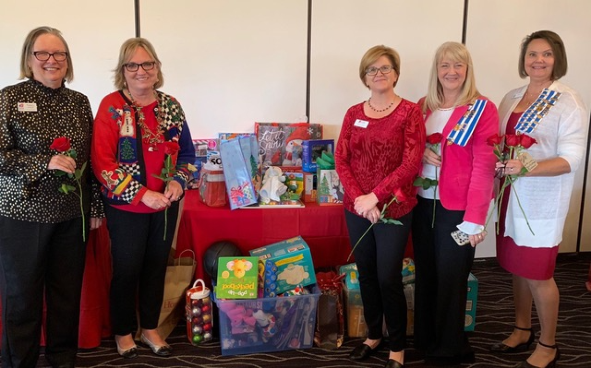 De Anza Chapter members Nancy Johnson, Paula Merrick, Rebecca Rice, Cindy Hendrix and Regent Amy D'Lima