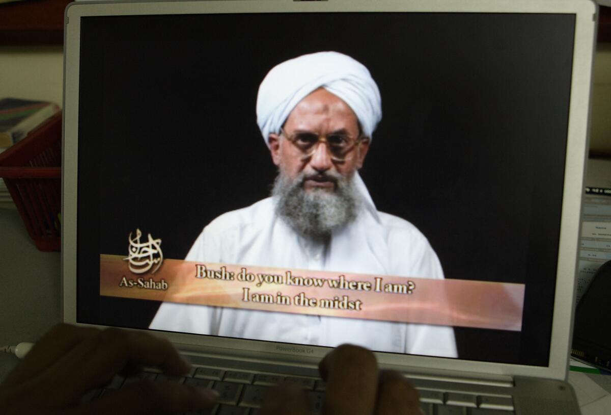  Al Sahab, Ayman al Zawahri, líder de Al Qaeda, habla el 20 de junio de 2006, en Islamabad, Pakistán.