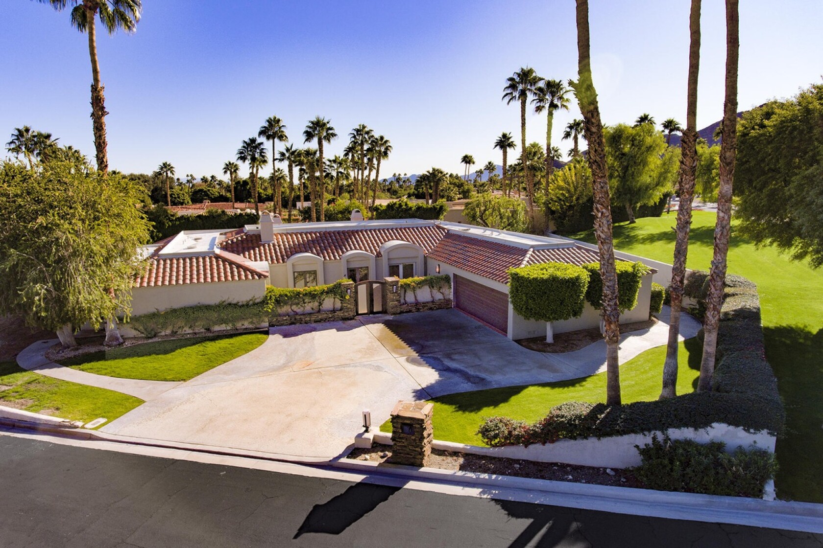 Carol Channing’s Rancho Mirage home sells - Los Angeles Times
