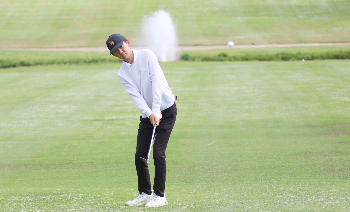 Junior Jay Leng tied for seventh at the 2022 section tournament.