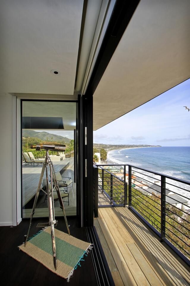 la-hm-modern-new-malibu-house-life-on-the-edge-010