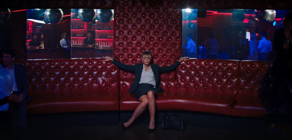 Carey Mulligan as Cassie acts as bait for men in clubs in "Promising Young Woman."