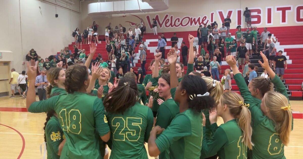 Le volleyball féminin de Mira Costa bat Redondo Union dans un thriller