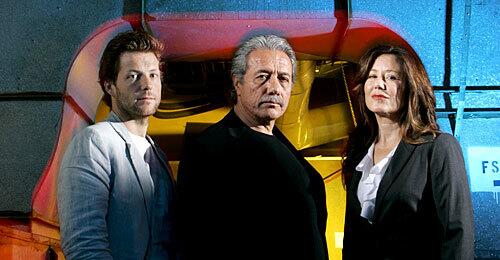ON FINAL APPROACH: Edward James Olmos is flanked by series co-stars Jamie Bamber and Mary McDonnell.