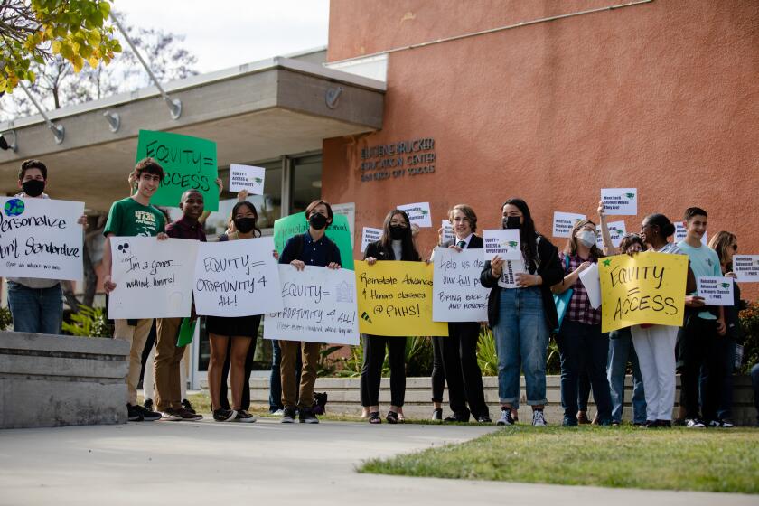 La Jolla Cluster parents protest continued school closures - La