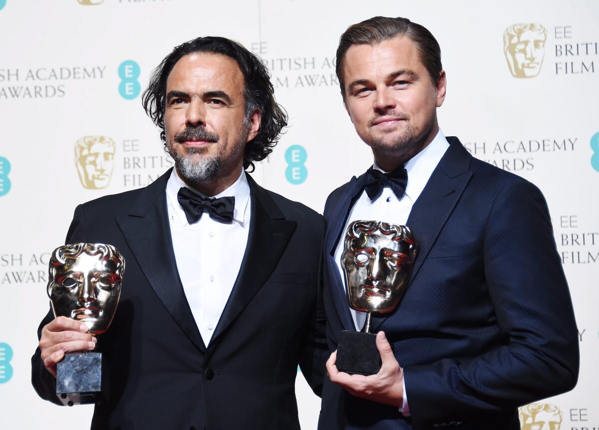 Alejandro González Inárritu (izq) y Leonardo DiCaprio en la sala de prensa de los BAFTA (Premios de la Academia Británica de Cine), durante uno de los muchos encuentros que han tenido en los últimos meses debido a los reconocimientos obtenidos por su película “The Revenant”.