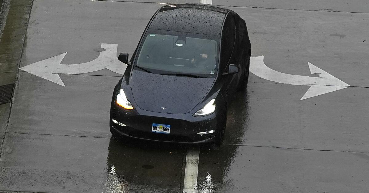 California electric vehicle sales decline. Tesla hit hard - Los Angeles