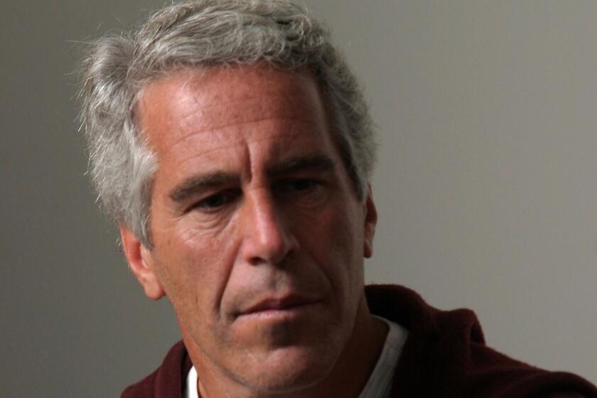 Jeffrey Epstein, millonario financista estadounidense, estaba acusado de abuso sexual de menores.