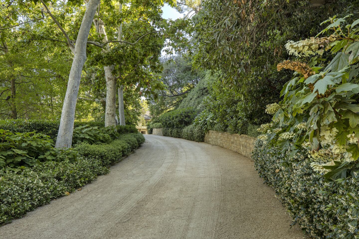 $60-million compound in Beverly Hills: the driveway