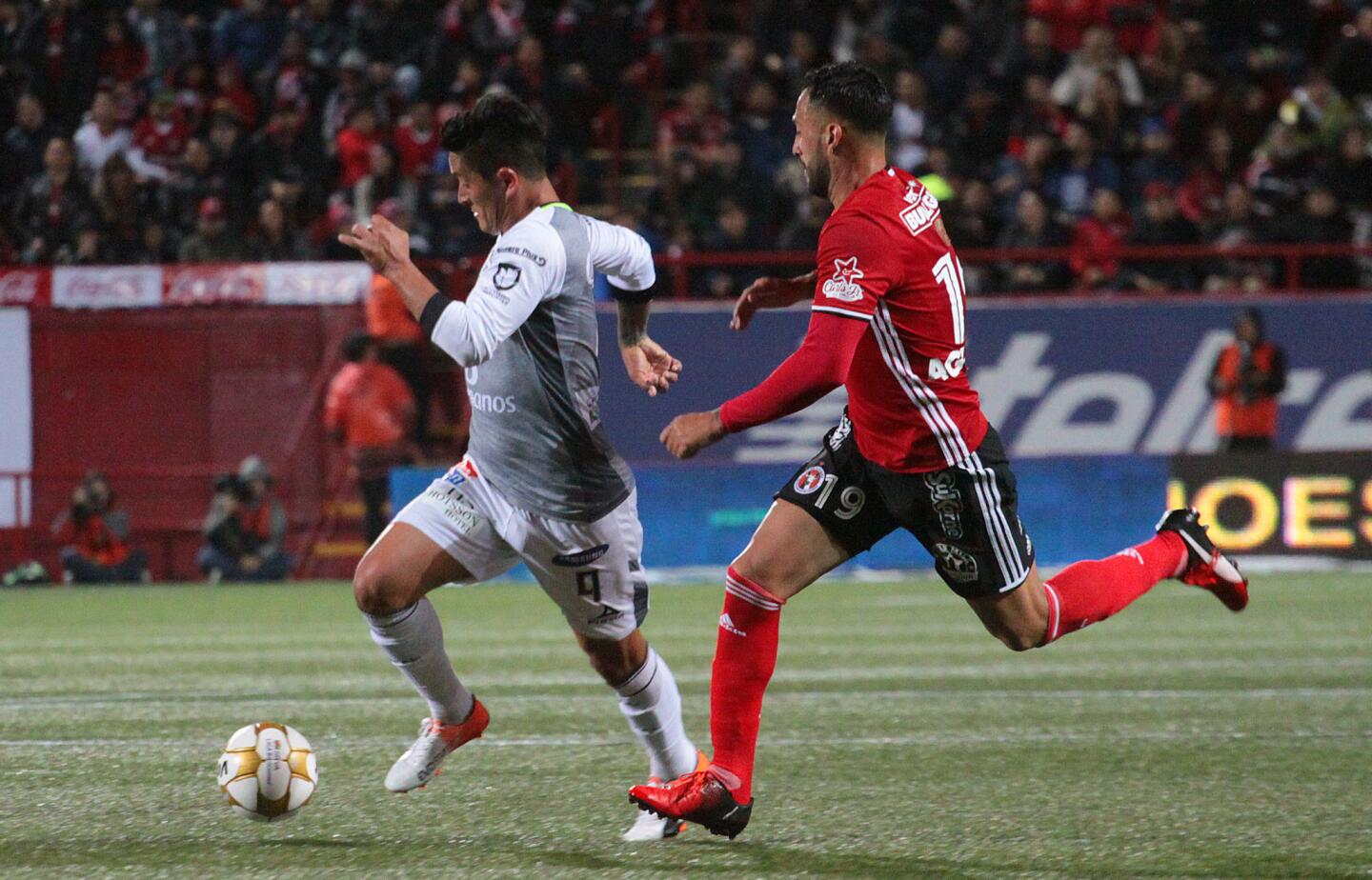 El León marcó un par de tantos en los últimos 10 minutos para avanzar a las semifinales, a pesar de perder 3-2 en el duelo ante el líder Xolos, pero imponerse 5-3 en el global.