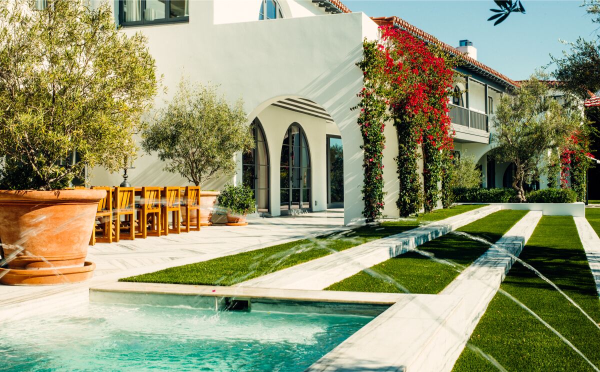 Lori Loughlin and Mossimo Giannulli have sold their 1929 Mediterranean mansion in Bel-Air.