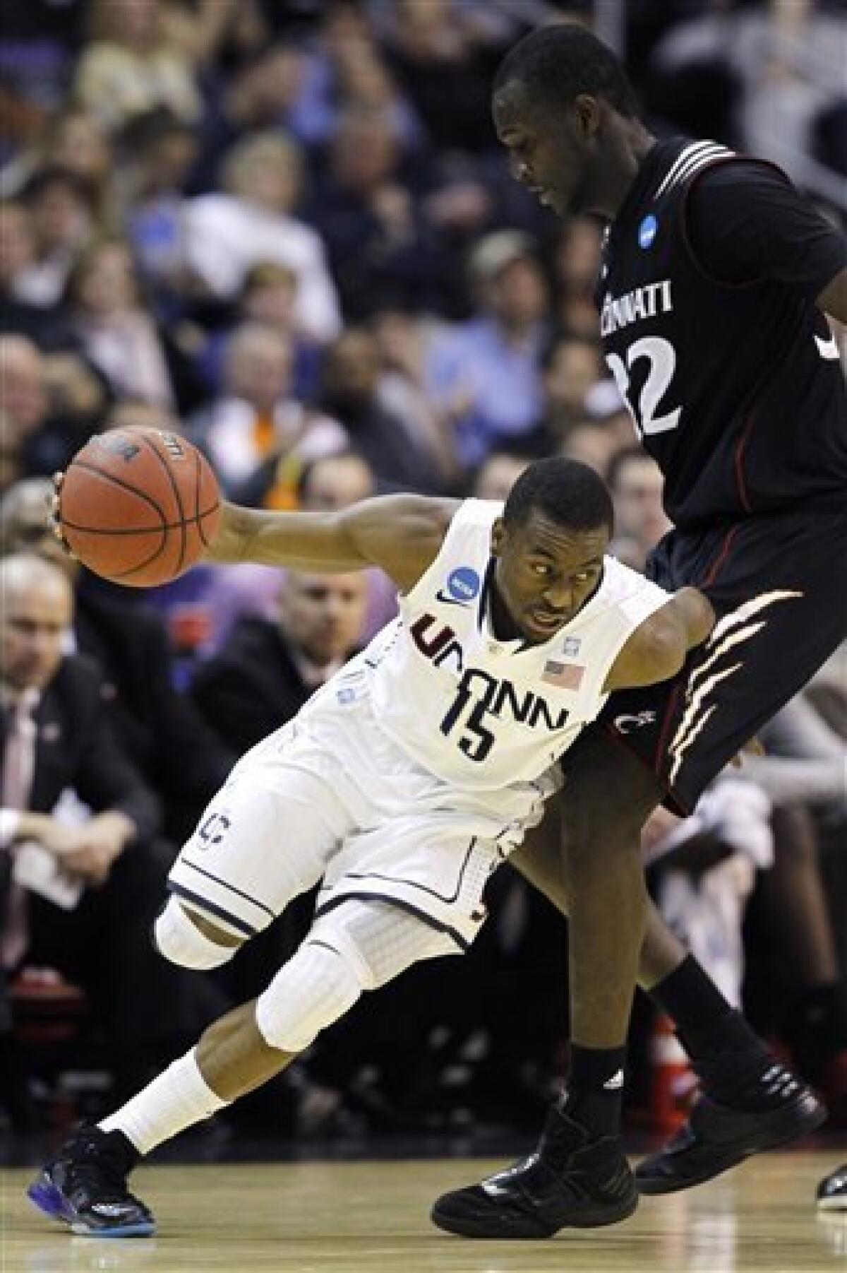 kemba walker uconn shoes