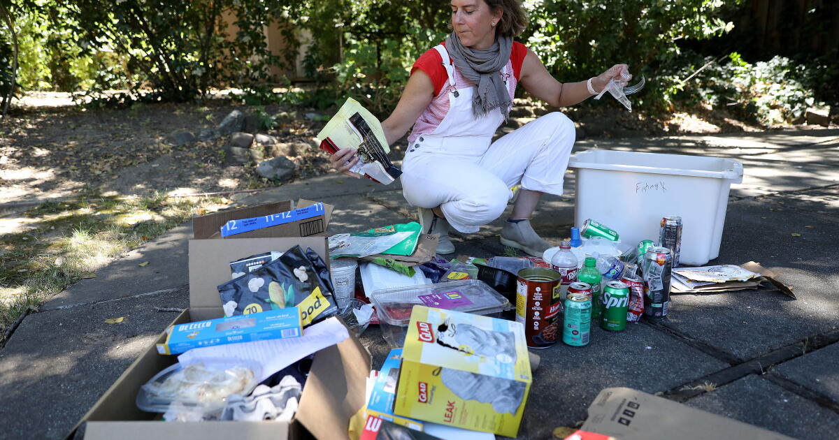 Someone Using Plastic How can we reduce the use of plastic in our daily life? - Los Angeles Times