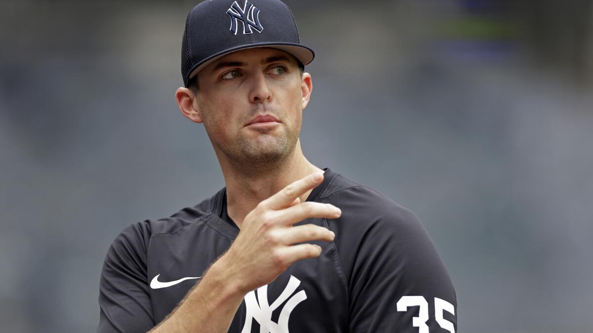 Clay time: Holmes transforms into elite reliever with Yankees