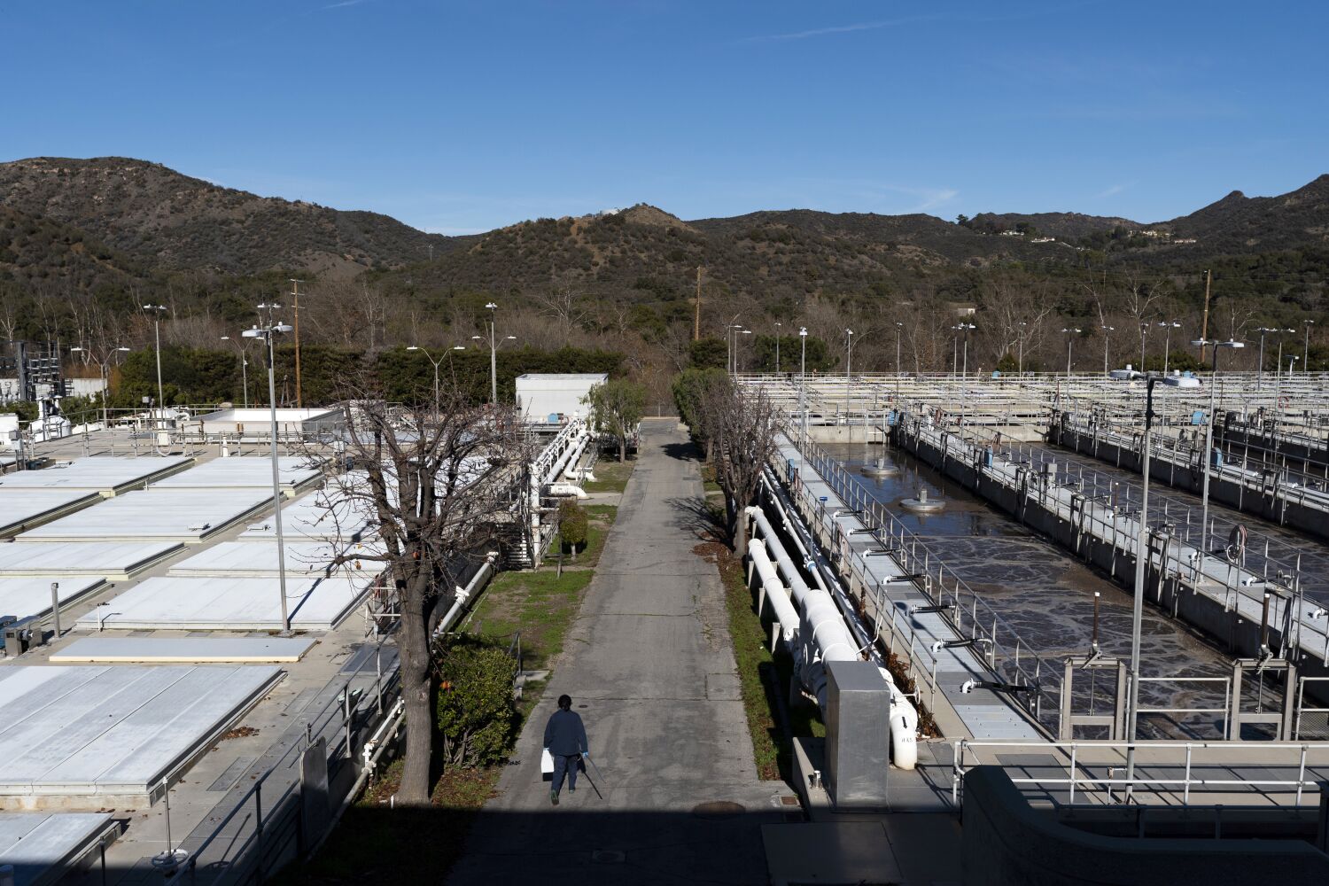 Low on water, but high on celebrity, Las Virgenes seeks wastewater purification facility