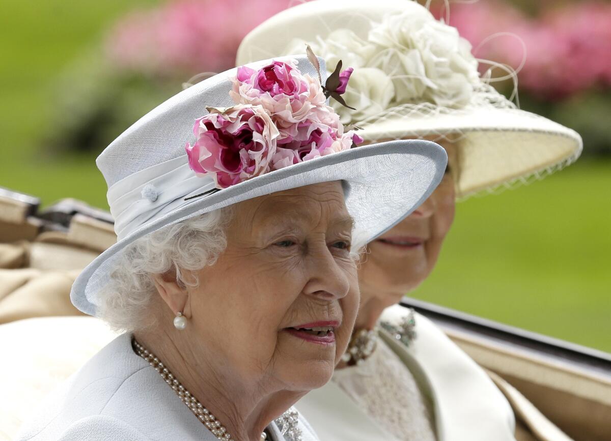 En esta imagen de archivo, la reina Isabel II de Inglaterra,