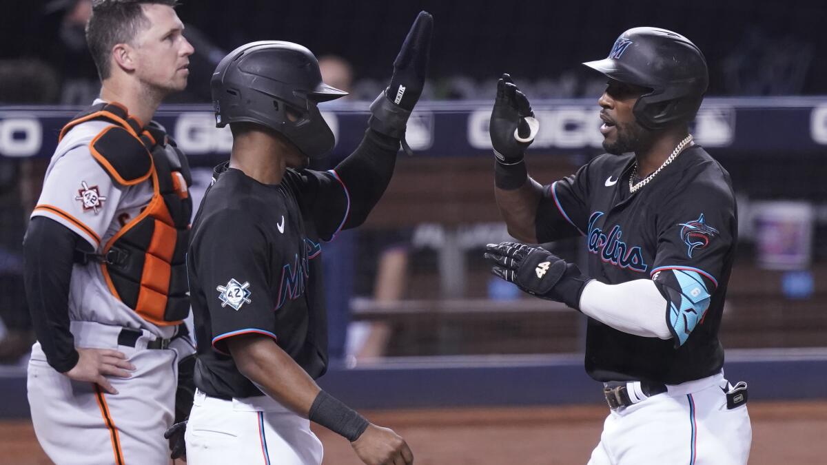 Marte's 3-run HR in 8th lifts Marlins to 4-1 win vs Giants - The San Diego  Union-Tribune