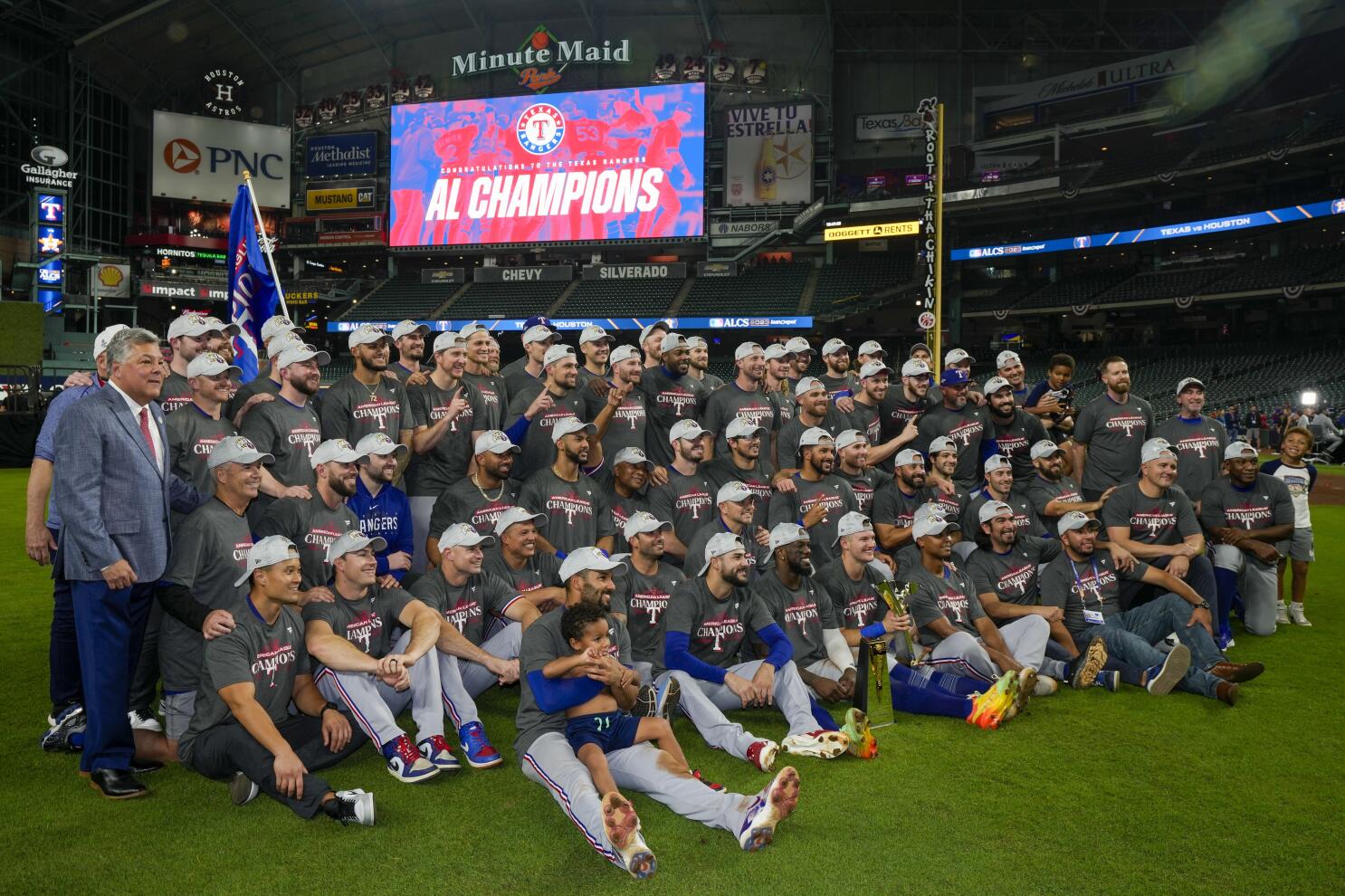 Cheering fans greet World Series champion Houston Astros, Texan News  Service