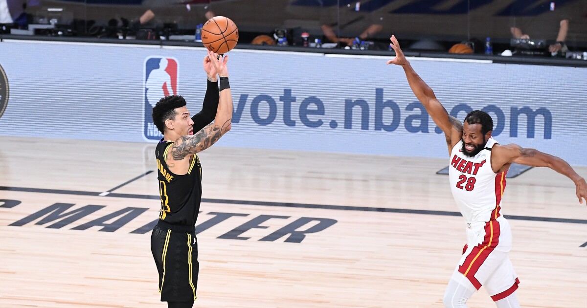 Like Danny Green S Shot Lakers Shoot Clunker In Loss To Heat Los Angeles Times