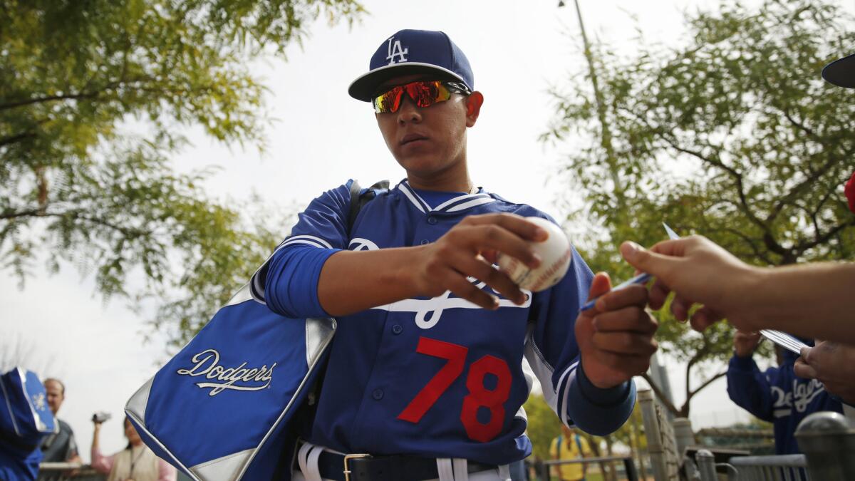 Los Angeles Dodgers: How to properly handle Julio Urias' innings limit