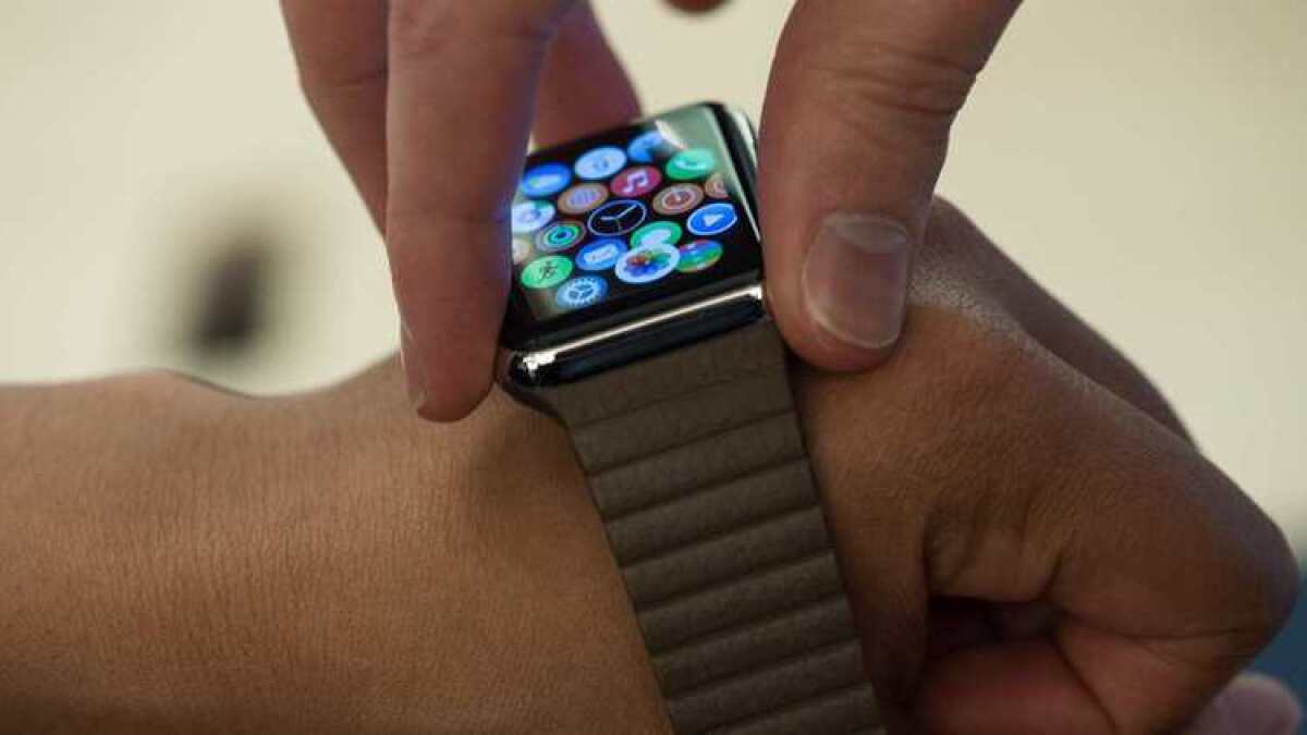 Hoy viernes y alrededor del mundo, sólo cinco tiendas al menudeo tendrán a la venta los relojes de Apple