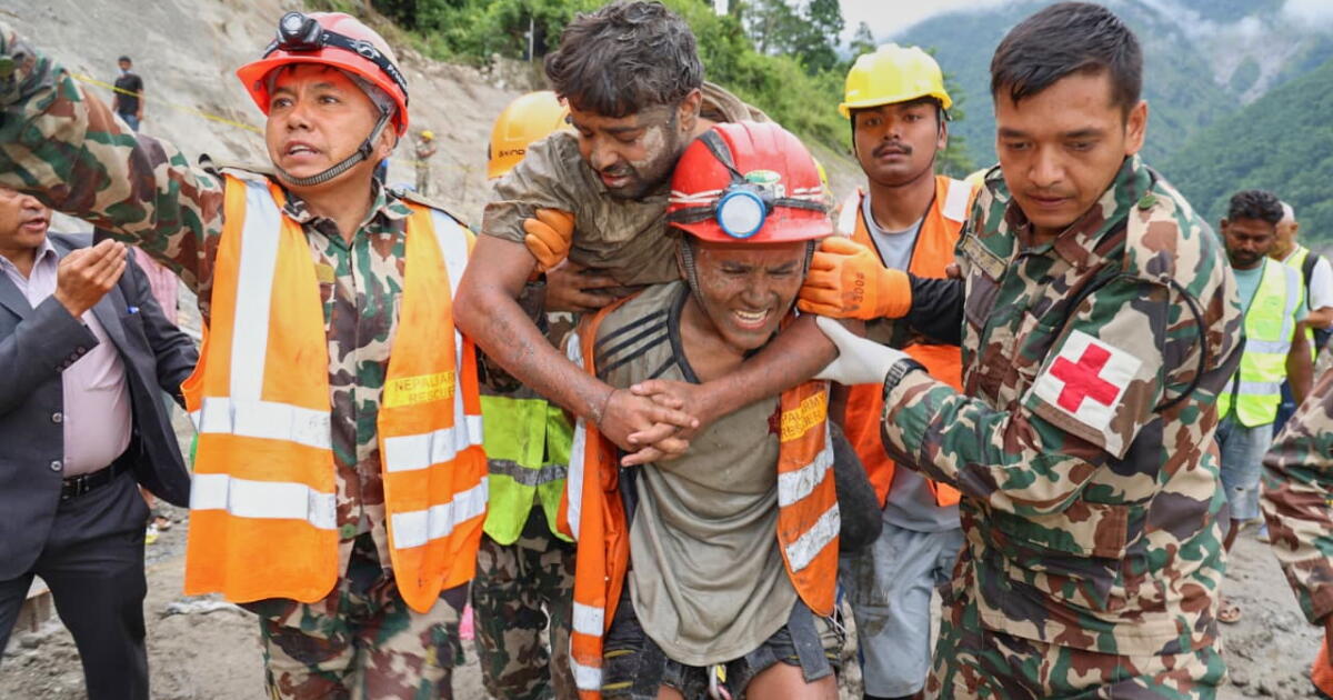 Dos hombres salen vivos del túnel cuando Nepal ya temía no encontrar sobrevivientes