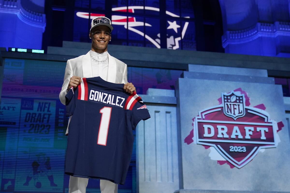 NFL Draft 2023: Patriots hold 14th pick, see the order after Week 18