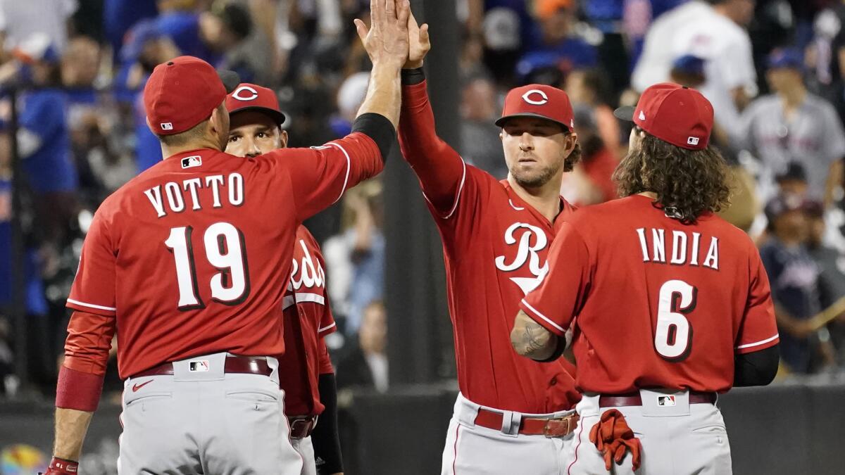 Joey Votto nears MLB history by homering in his seventh straight game